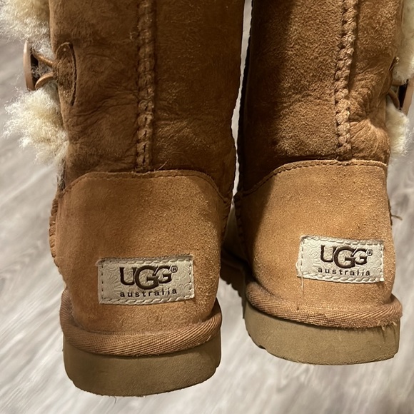 Womens UGG Bailey Button II Boots Size 5 Tan - Picture 5 of 6